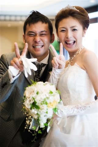 結婚式プロフィールビデオの江口夫妻